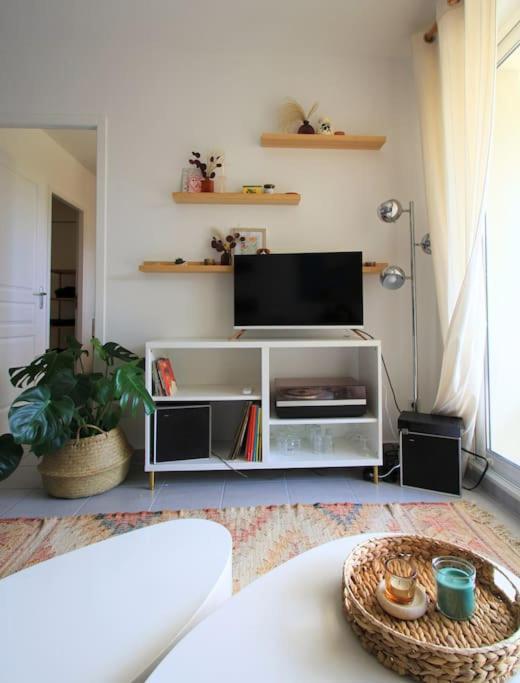 Cosy Appartement Entre Vignes Et Garrigue Avec Piscine Péret Buitenkant foto
