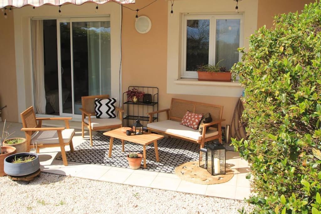 Cosy Appartement Entre Vignes Et Garrigue Avec Piscine Péret Buitenkant foto